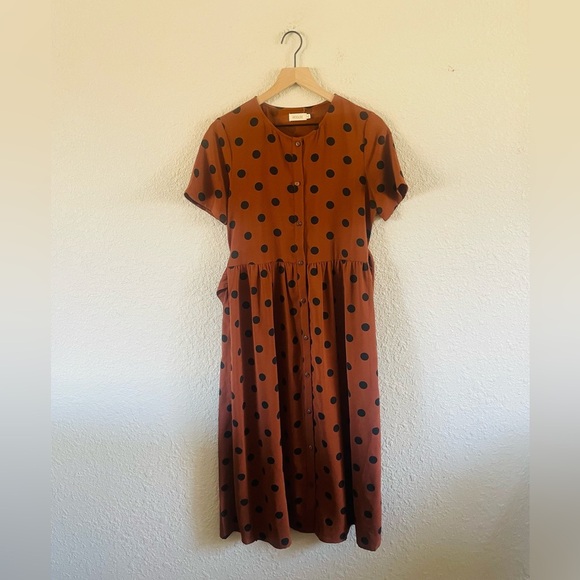 Roolee Dresses & Skirts - Polka Dot Short Sleeve Midi Dress in Rust